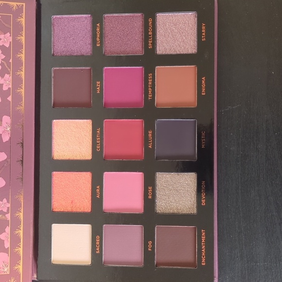 Ace Beaute Mystic Romance palette - Picture 2 of 3